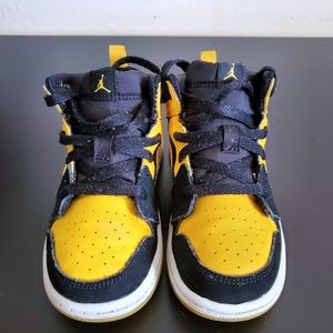 Nike Air Jordan 1 Mid TD 'New Love' | 9C